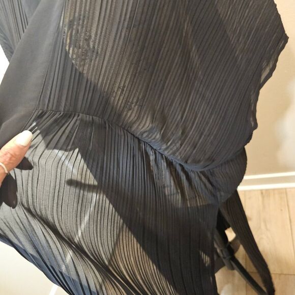 NWOT DR2 Black Sheer Pleated Cover Robe One Size - Picture 3 of 9